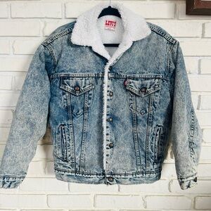 Vintage Levi's Light Blue Denim Jacket with Sherpa Collar